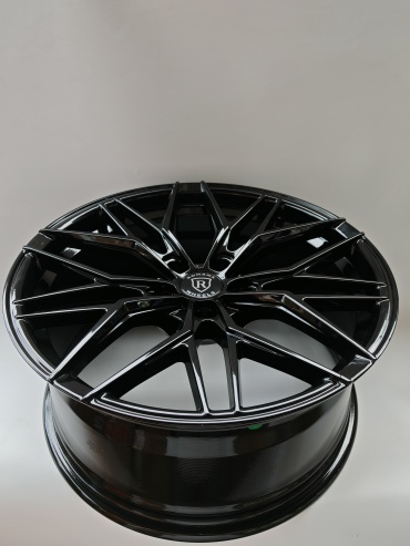 Replica K3 8.5x18/5x114.3 D73.1 ET35 4 диска черный