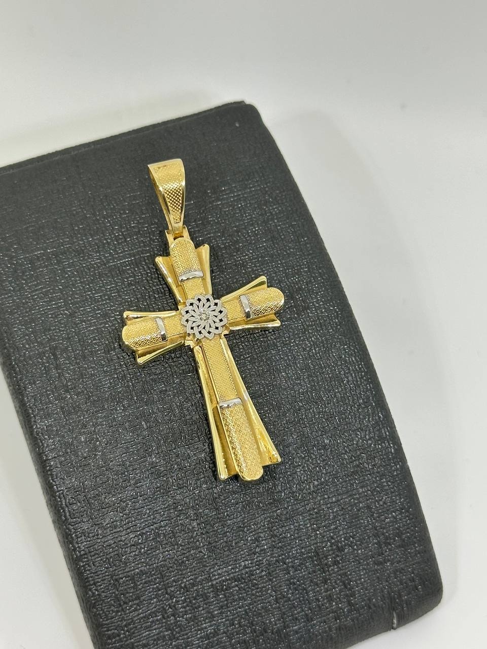 Крестик SAR JEWELRY Aro_E1_044_9318 вес 6.42 г золото, без вставок