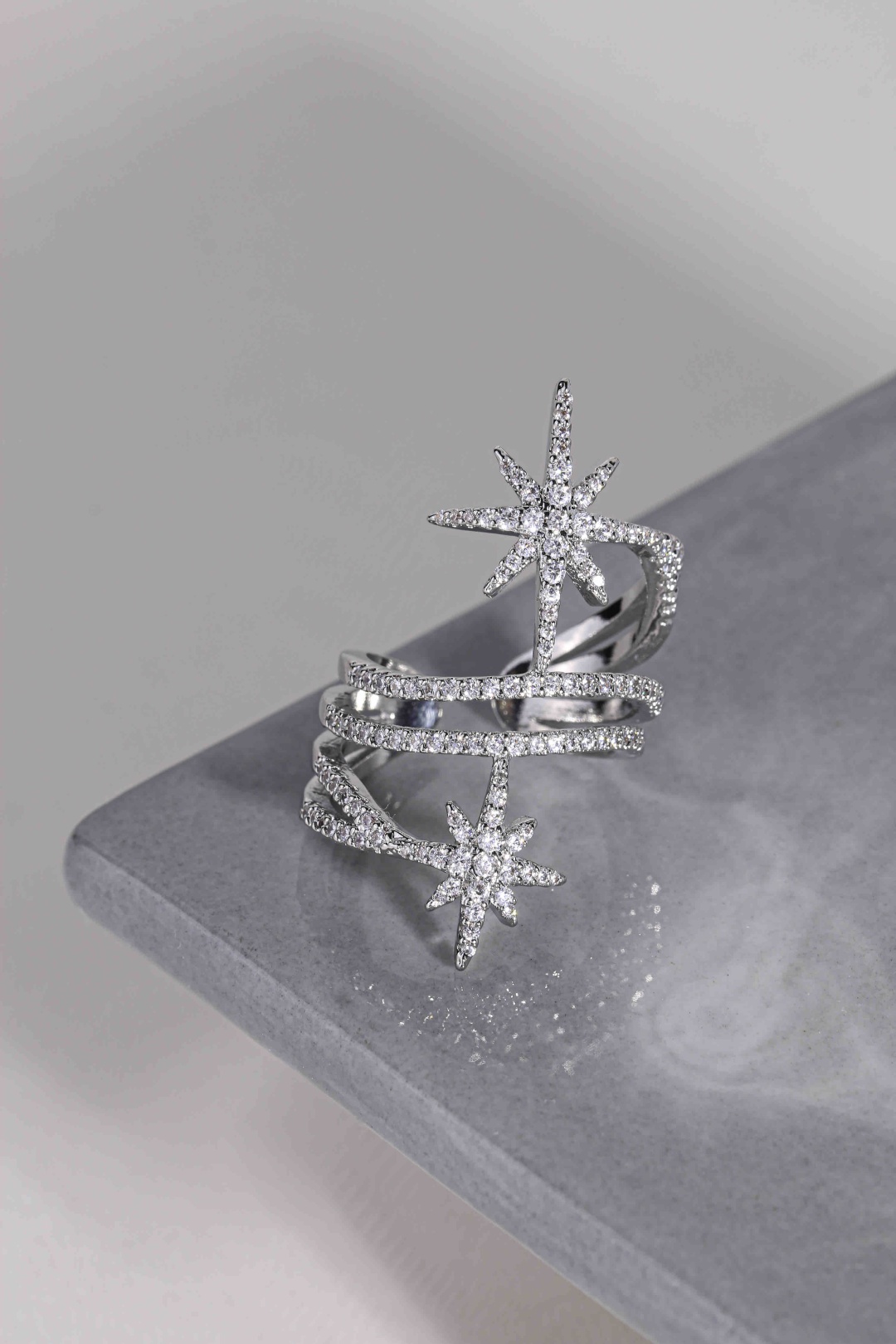 Кольцо Lady accessories 031031 размер регулируемый бижутерный сплав, стекло, серебристый
