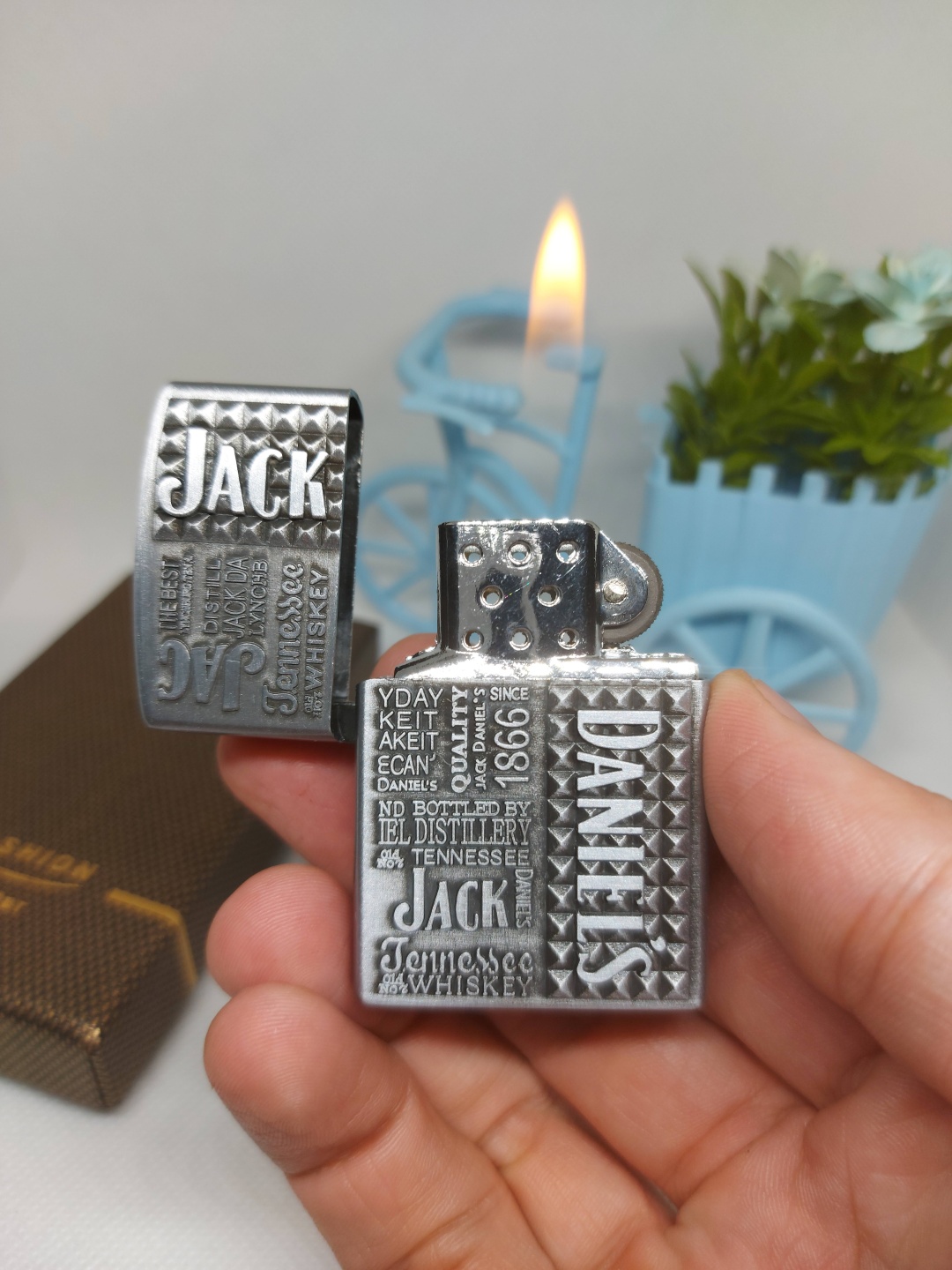 Газовая зажигалка 18286543_281212_ Jack D 1886 Silver, металлический сплав