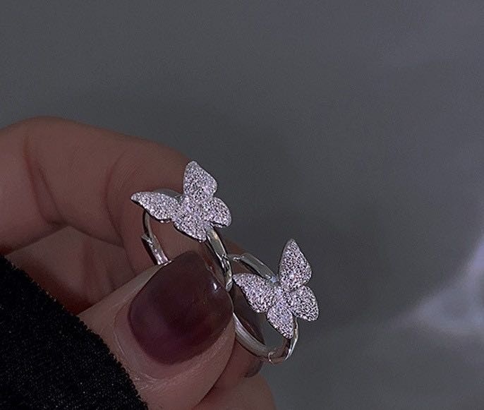 Серьги СЕРЕБРИКО Сережки в виде бабочки вес 1.7 г серебро, без вставок