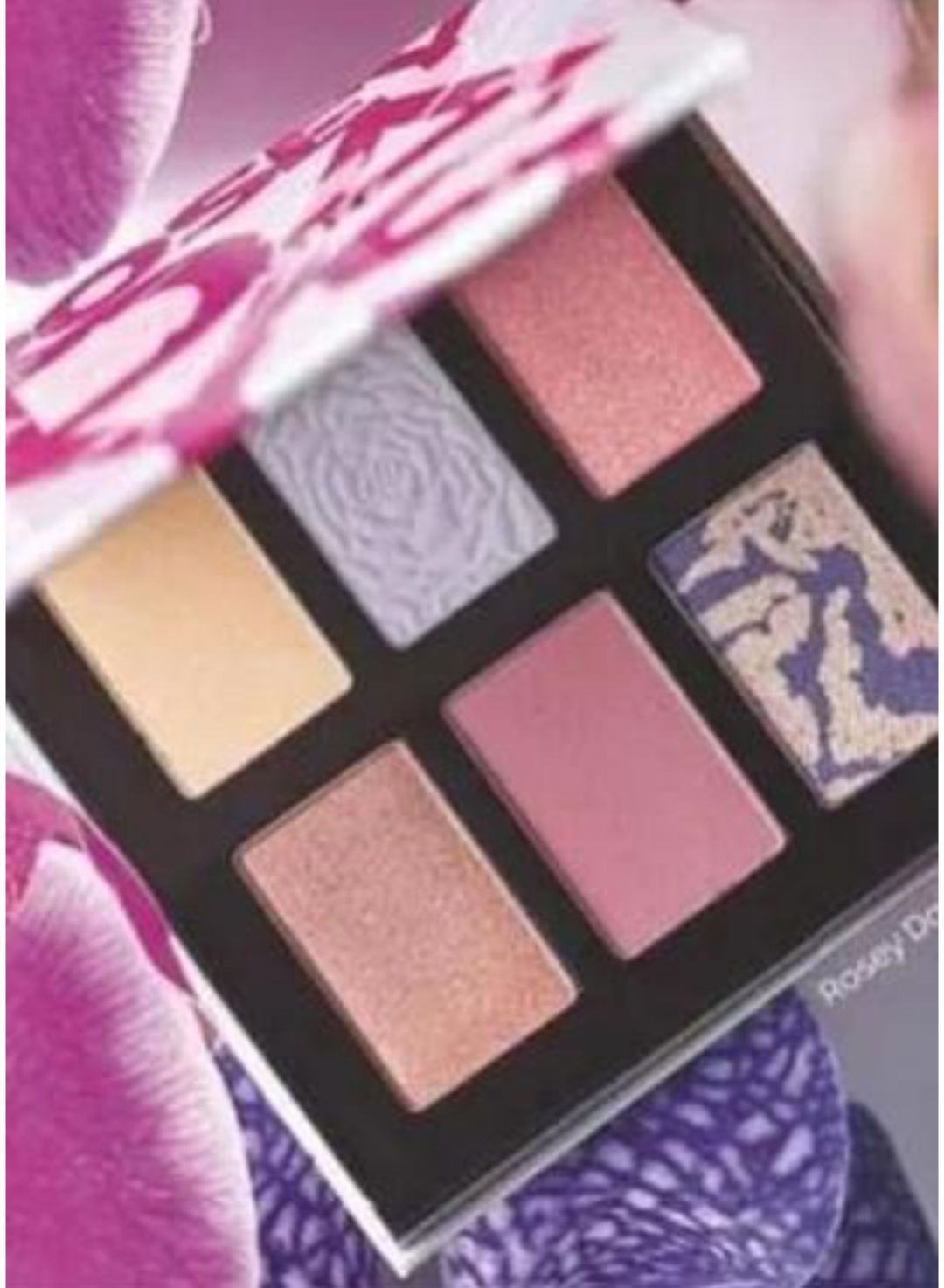 Avon тени прессованные Avon rosey days eyeshadow palette Розово постельное