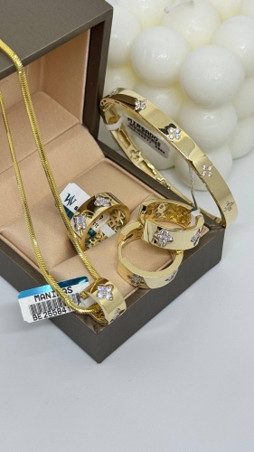 BAQ BRAND 56116582 вес 29.9 г золото, фианит