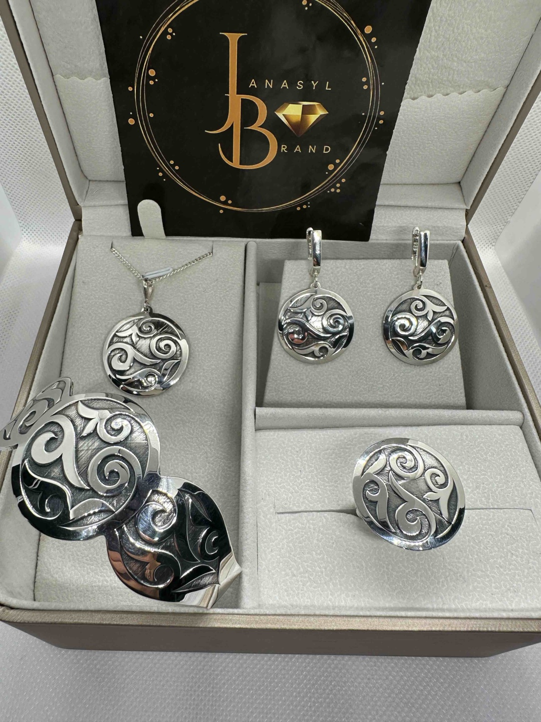 JANASYL Brand A23 вес 57 г серебро, без вставок