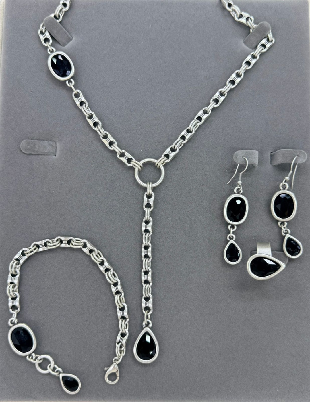 TOMIRIS COLLECTION медицинская сталь, ювелирное стекло