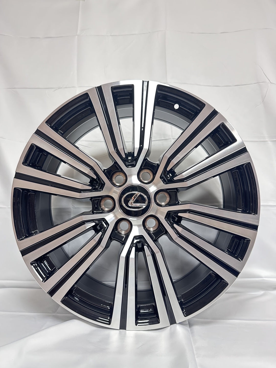 Lexus 8x22/6x139.7 D95.1 ET55 4 диска серебристый