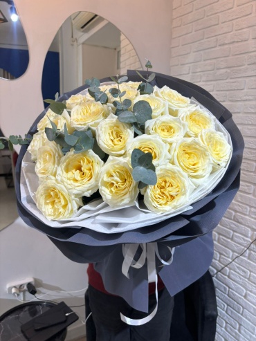 AYSHA floral моно-букет с сухоцветами роза 21 шт 60 см
