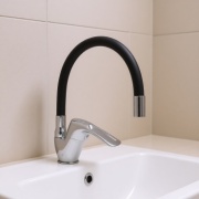 Смеситель с гибким изливом Skyriver 34-33SB, цинк, цвет черный, хром