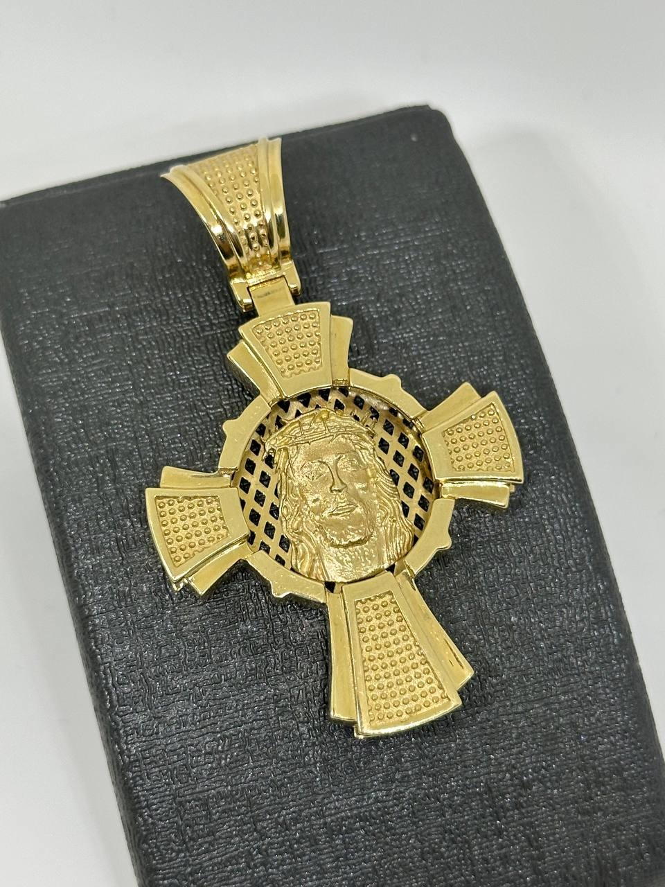 Крестик SAR JEWELRY Aro_E1_9322 вес 23.2 г золото, без вставок