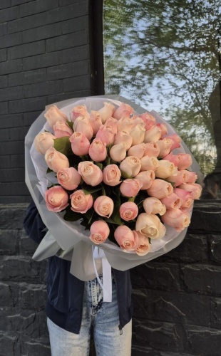 Rilak Floral монобукет в оформлении роза 51 шт 50 см