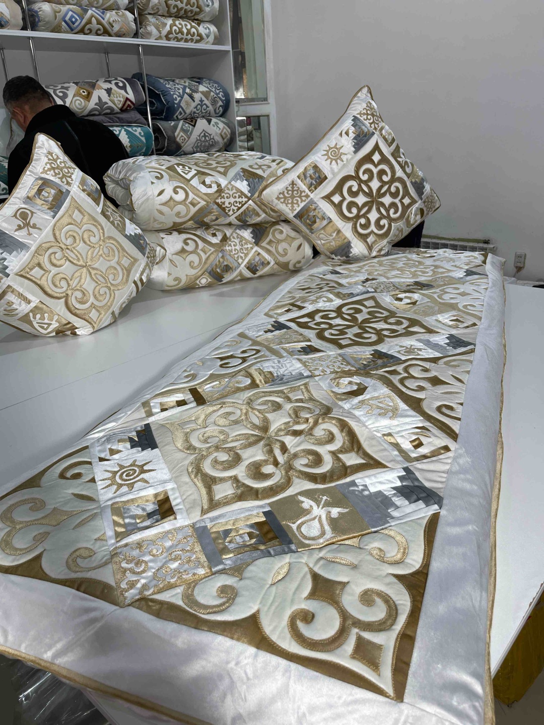 Samruk körpe комплект корпе с подушками 230x80 см, вата, золотистый, айвори
