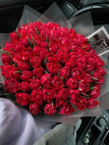 Bloom.roses букет с открыткой тюльпан 101 шт 65 см