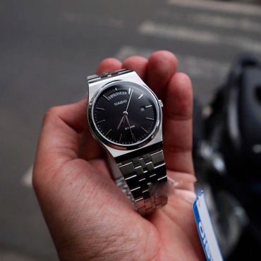 Кварцевые CASIO MTP-B146D-1AVDF нержавеющая сталь