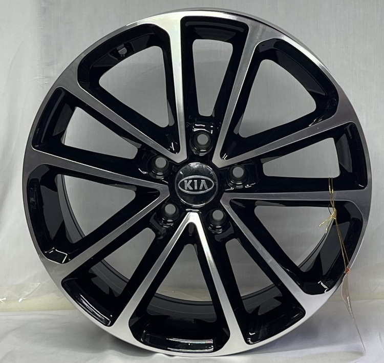 Rainbow Dance KIA 5096 7x17/5x114.3 D67.1 ET45 4 диска черный, серебристый