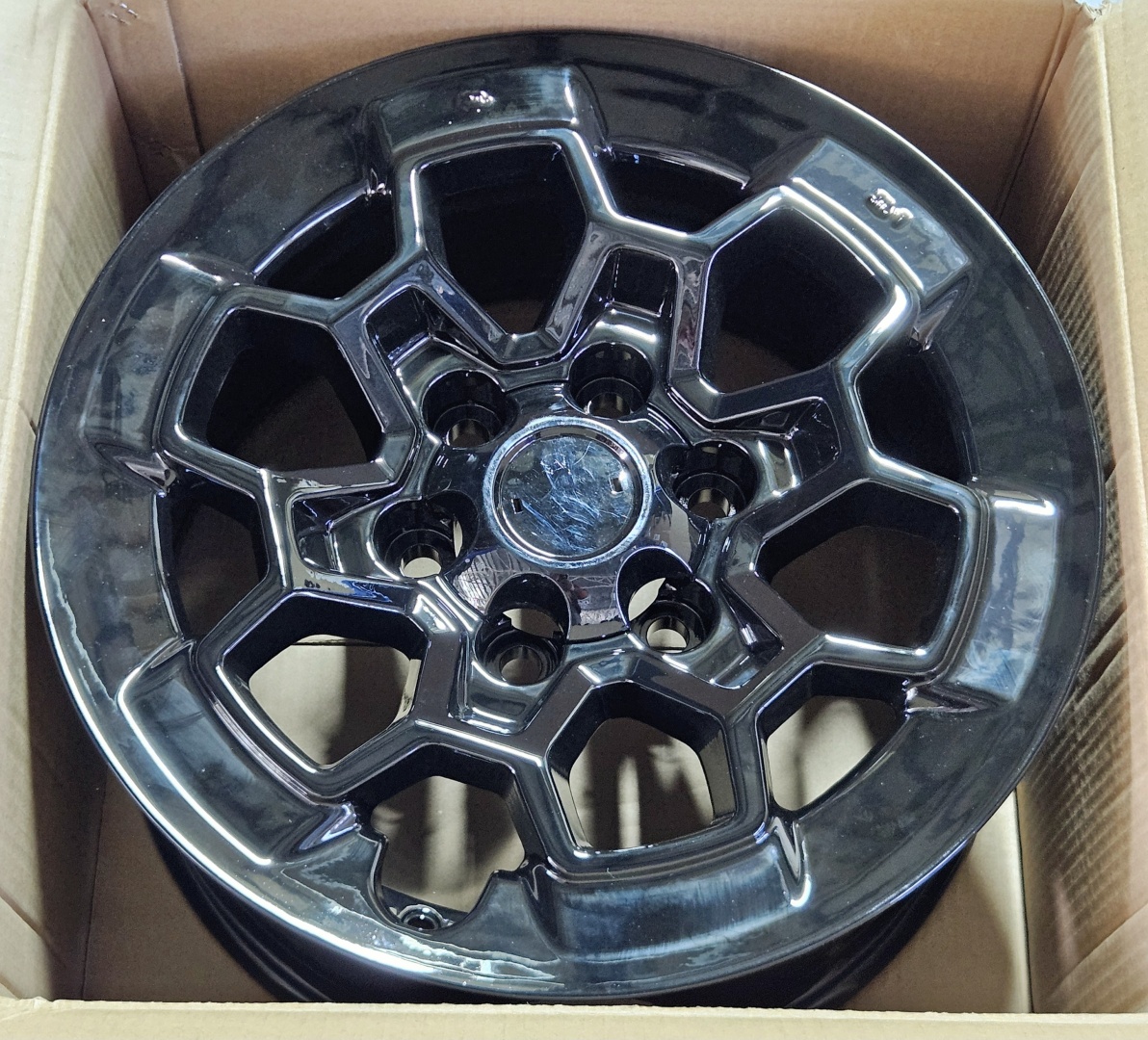 Fonyee SM H3210F 8x17/6x139.7 D106.1 ET25 4 диска черный