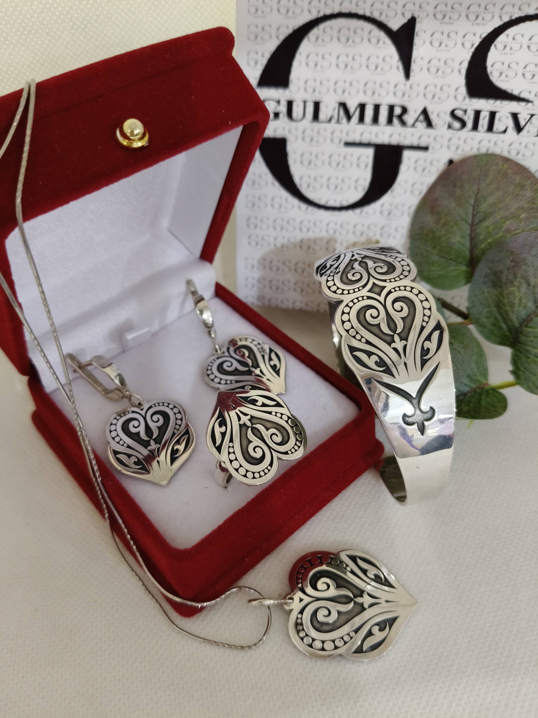 Gulmira Silver Ақжүрек 51/925 вес 51 г серебро, без вставок