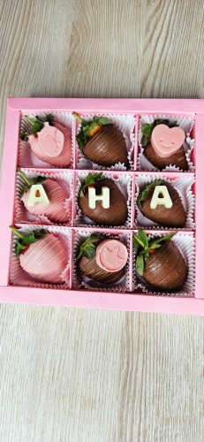 Клубника в шоколаде 19x19x3.5 см