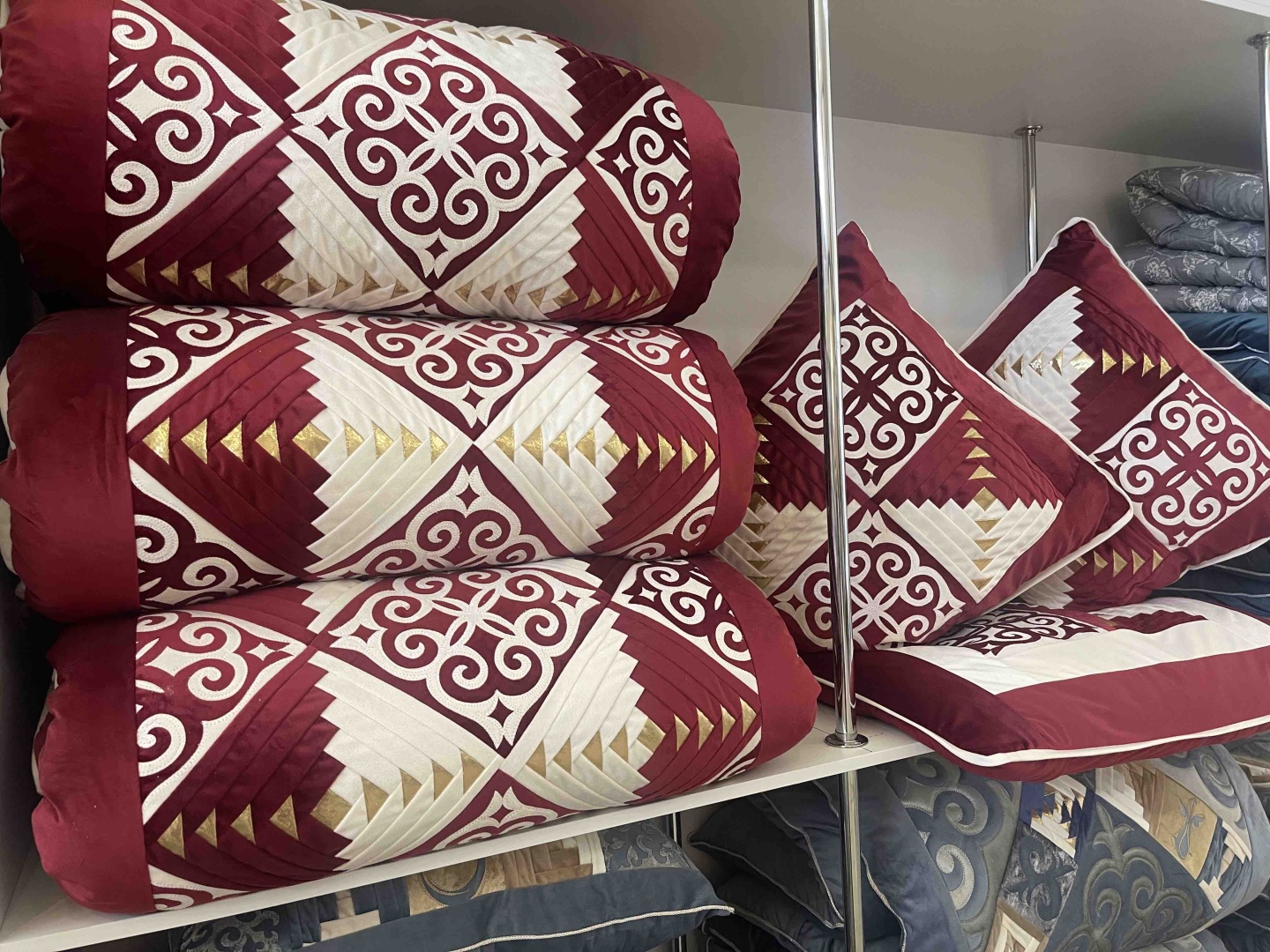 Samruk körpe комплект корпе с подушками 230x80 см, вата, красный