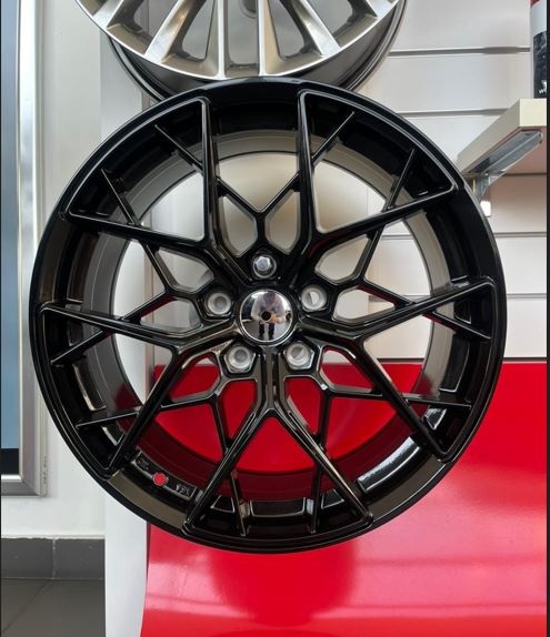 Toyota H754F 8x18/5x114.3 D73.1 ET35 4 диска черный