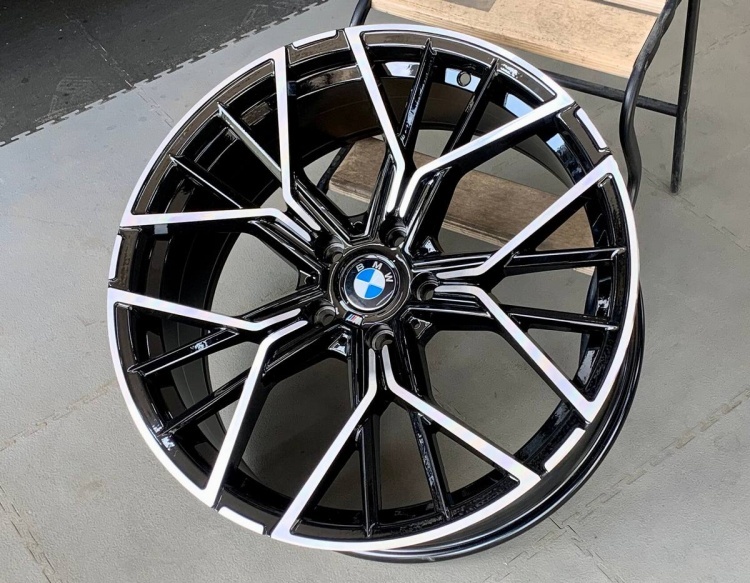 Rainbow Dance BMW 0316 8/9x19/5x112 D66.6 ET37.27 4 диска черный, серебристый