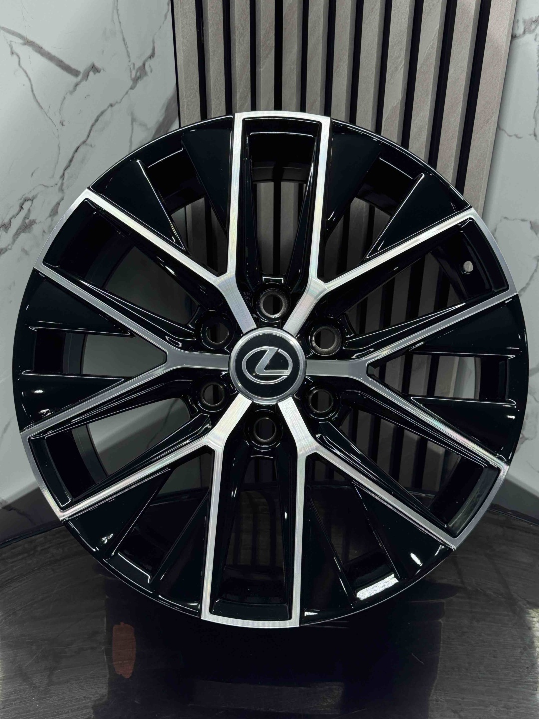 Top Grade lexus/toy h3219 8x20/6x139.7 D95.1 ET55 4 диска черный, серебристый