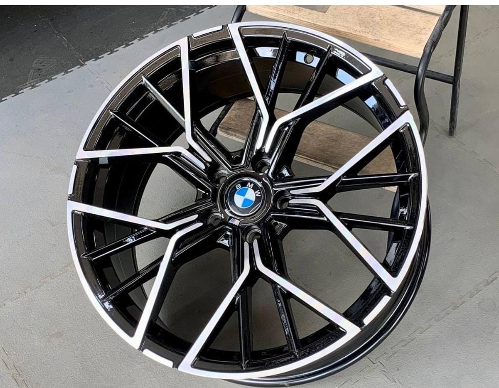 Rainbow BMW 811M Style 8/9x19/5x120 D72.6 ET32.4 4 диска черный, серебристый