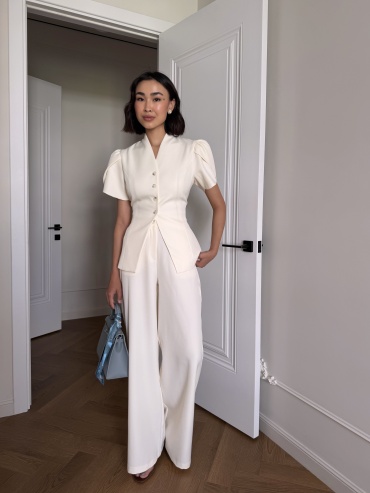 Костюм вечерний CHIC молочный