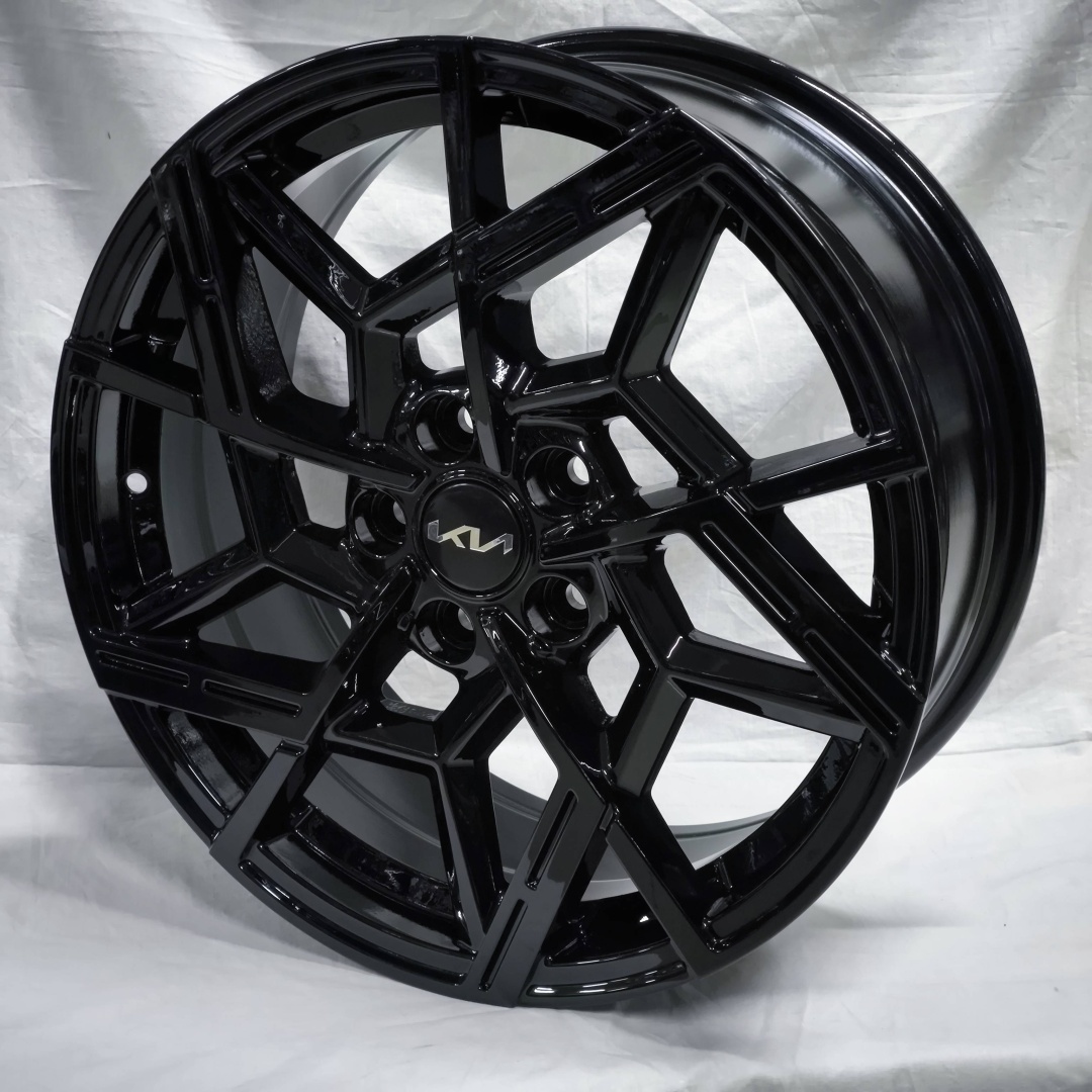 Wheels 165 7.5x18/5x114.3 D67.1 ET45 4 диска черный