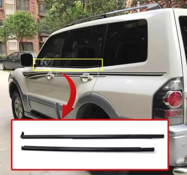 Молдинг 697108601 Mitsubishi Pajero