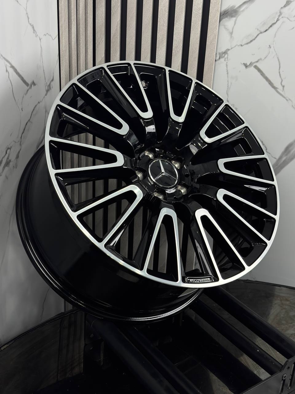 Mercedes-Benz T/G H3420F 8.5/9.5x20/5x112 D66.5 ET36.43 4 диска черный, серебристый