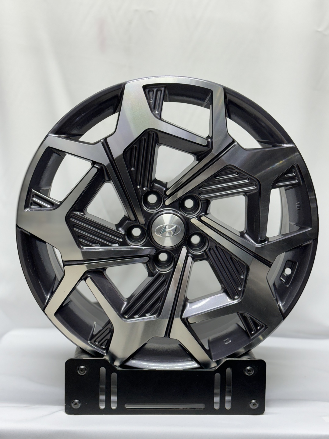 Top Grade Top Grade 7.5x19/5x114.3 D67.1 ET49 4 диска серебристый, графит