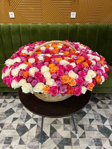 Flowers Center Astana композиция в корзине роза 333 шт 60 см