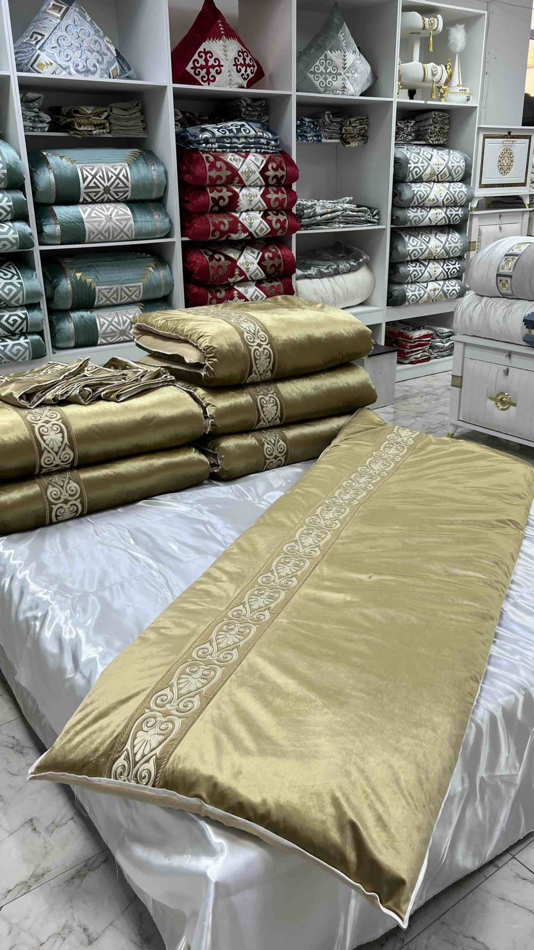 Комплект корпе с подушками 220x80 см, вата, золотистый, светло-золотистый