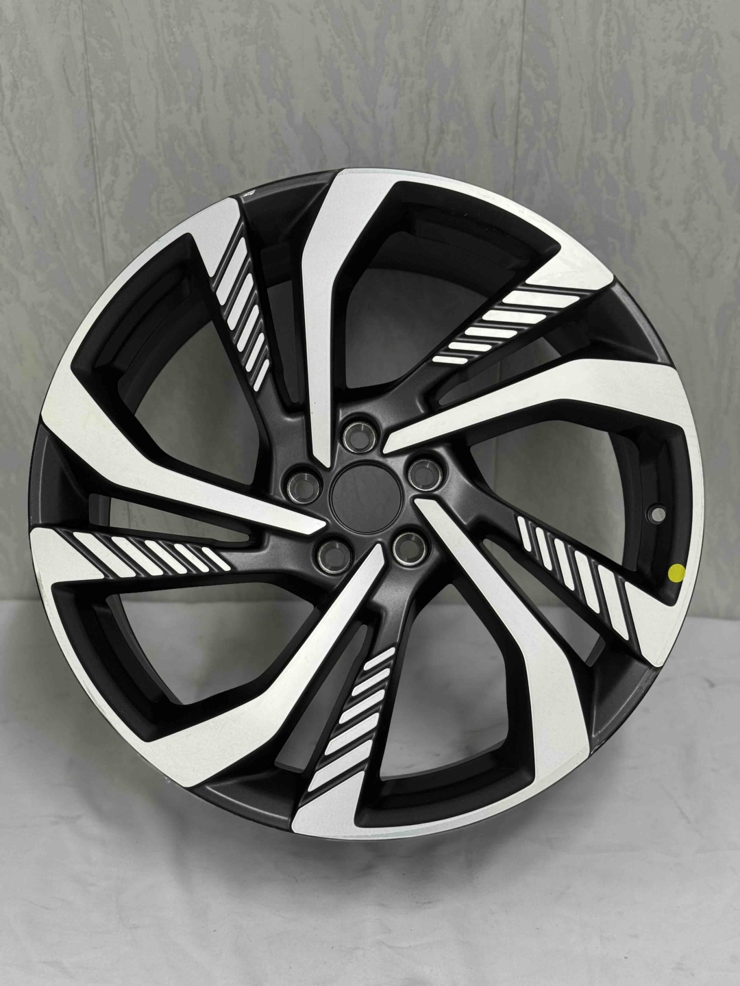 Top Grade 50009 8x20/5x108 D63.4 ET52 4 диска черный, серебристый