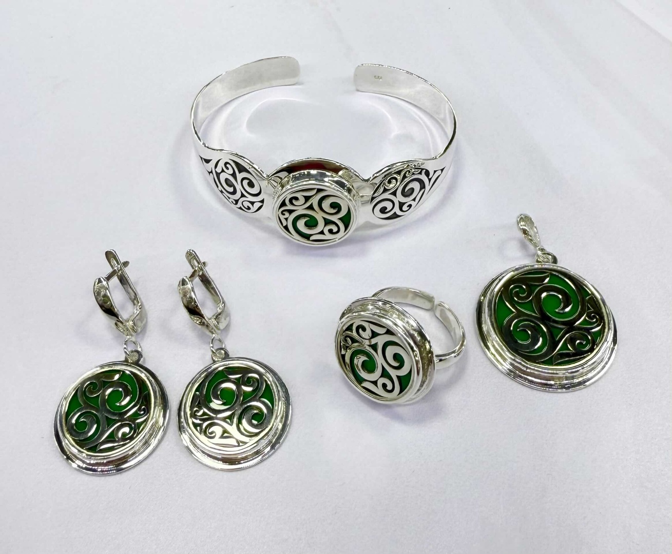 Silver Aierke 2659865 вес 55.4 г серебро, эмаль