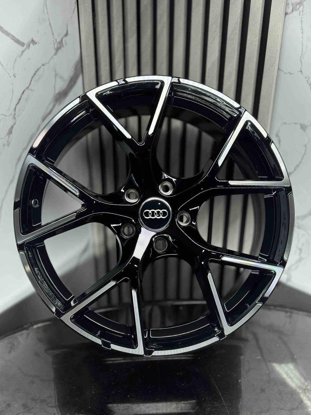 Top Grade ауди/мерс 3491 8x18/5x112 D66.5 ET35 4 диска черный, серебристый