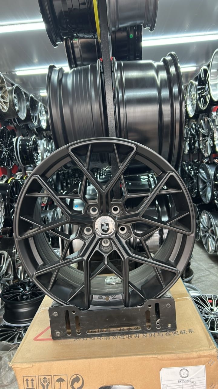 LKN Lkn468853 8x18/5x108 D73.1 ET35 4 диска черный