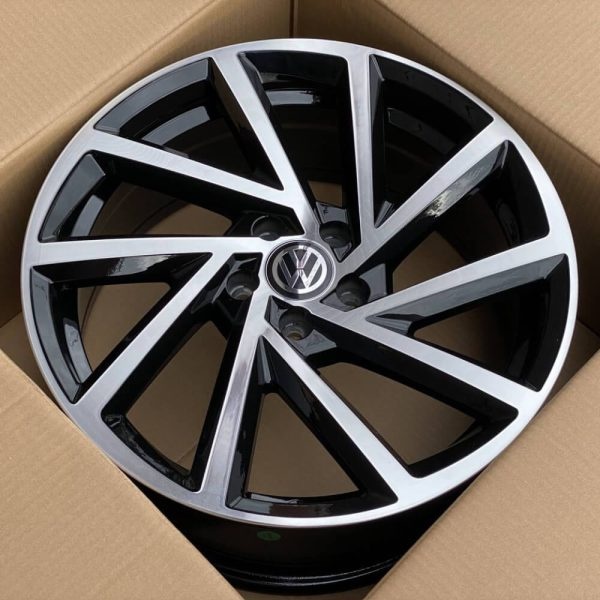 Rainbow POLO/SKODA 5329 6.5x16/5x100 D57.1 ET40 4 диска черный, серебристый
