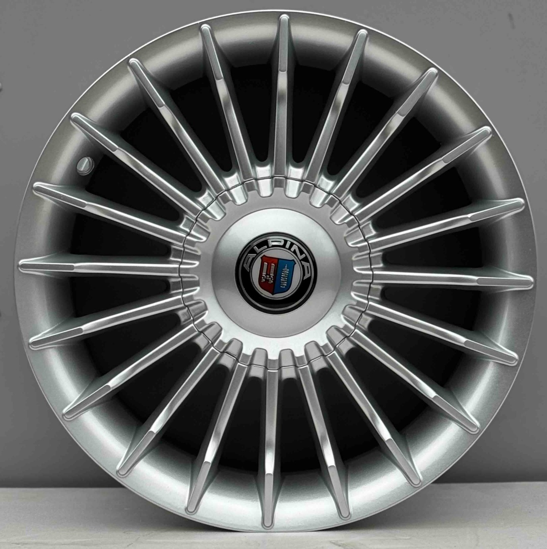 RNO 1042 6.5x15/4x100 D67.1 ET35 4 диска серебристый