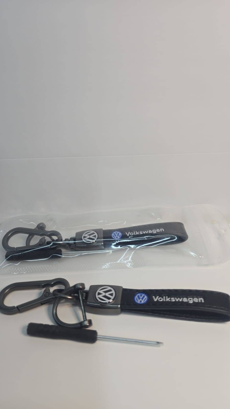 Брелок Volkswagen 16 искусственная кожа, металл 1 шт