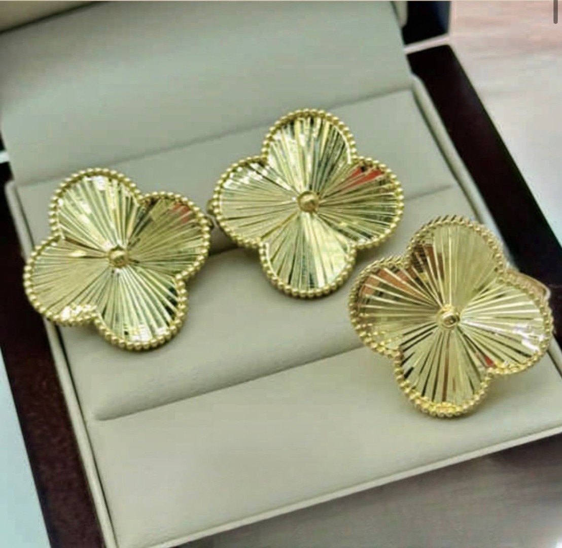 Italy Gold S844471 вес 13.1 г золото, без вставок