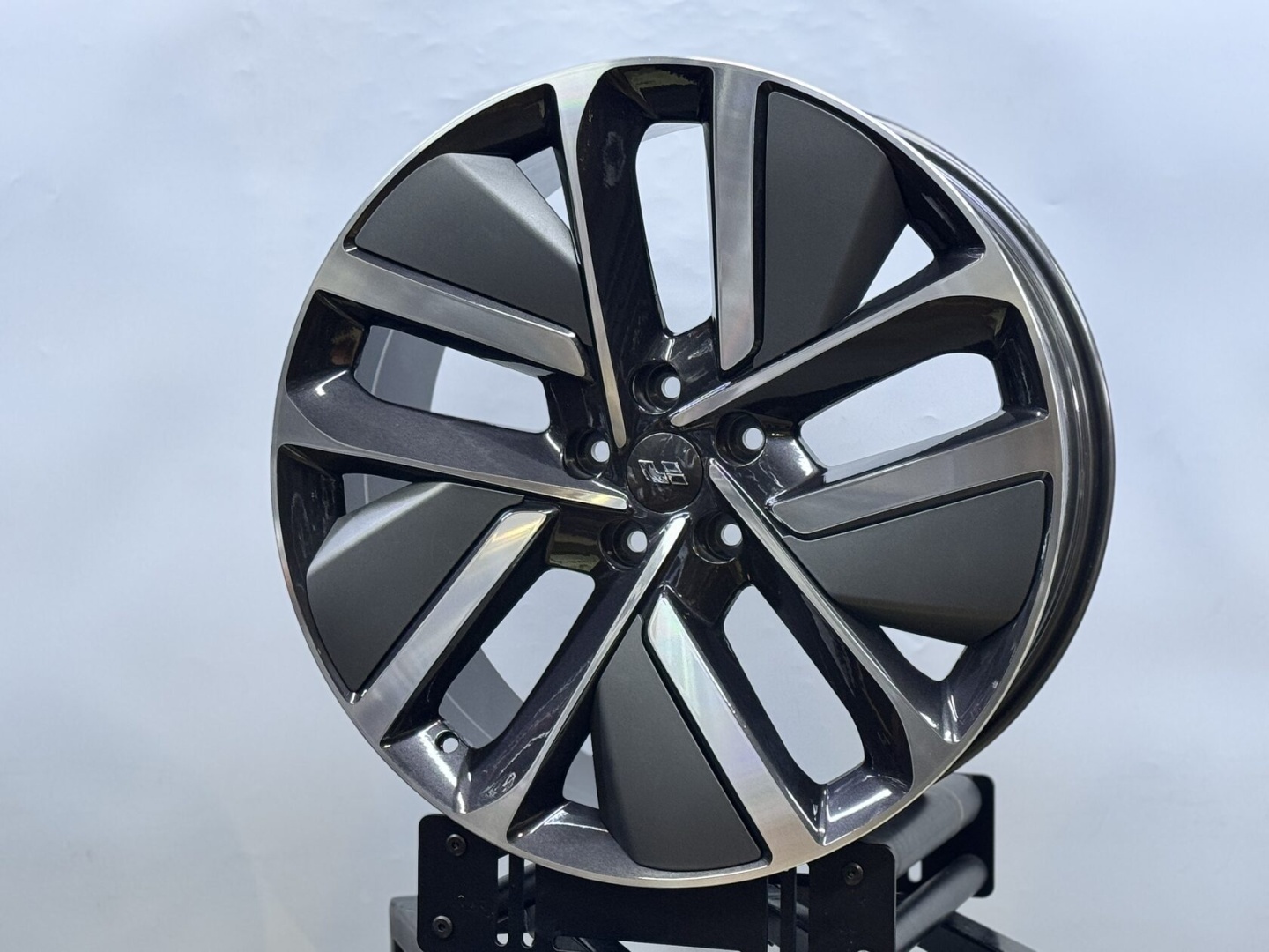Wheels FBX136-21 GMF 9x21/5x120 D62.5 ET45 4 диска черный, серебристый, графит