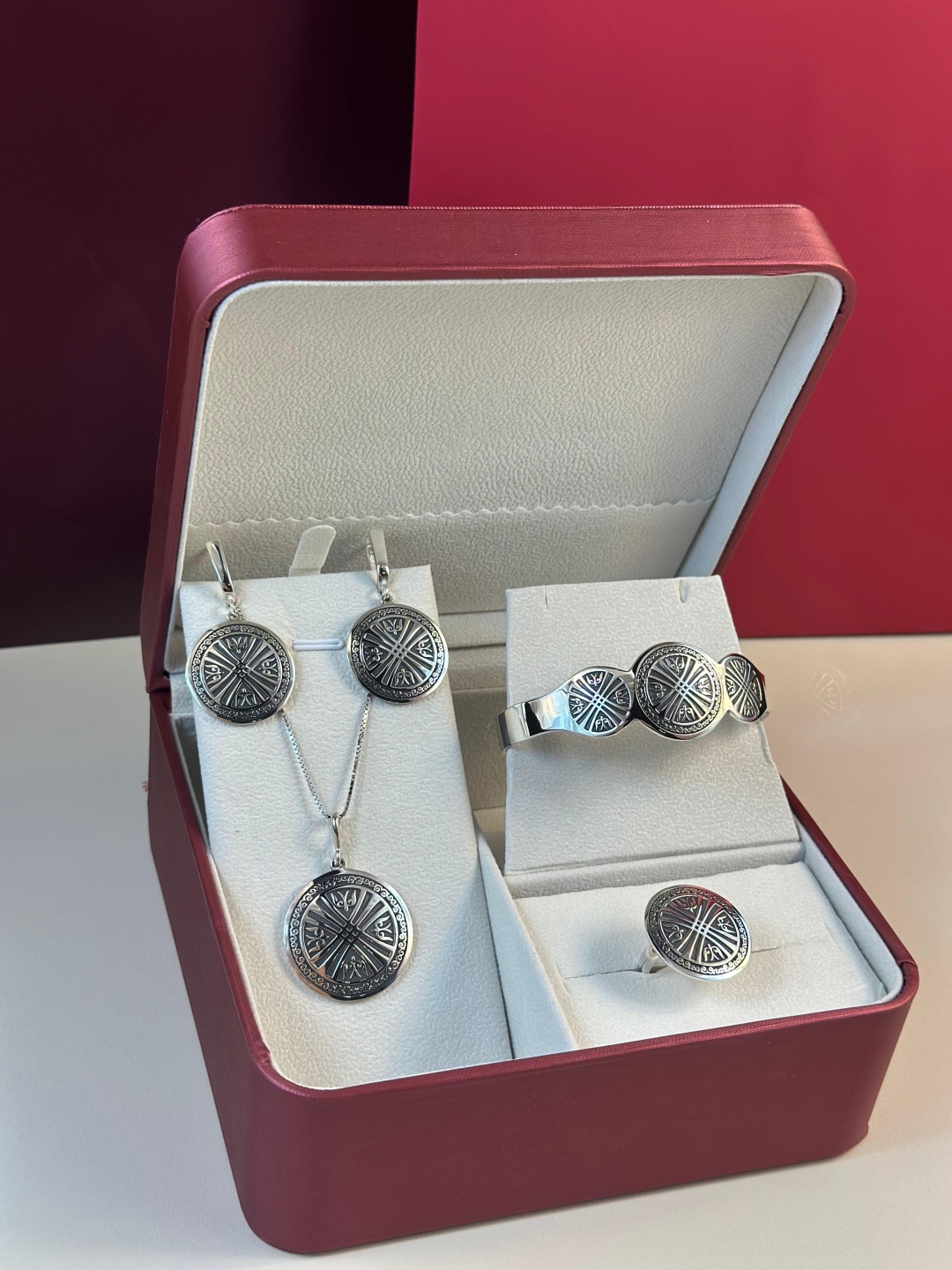 Serebro Kz23865 вес 50 г серебро, без вставок