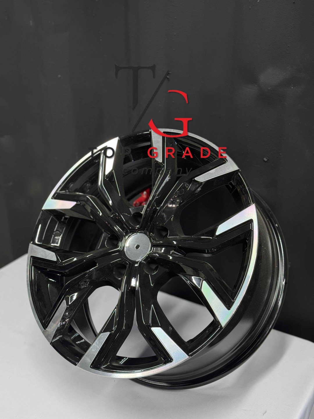 Top Grade TG4376 8x18/5x114.3 D67.1 ET42 4 диска черный, серебристый