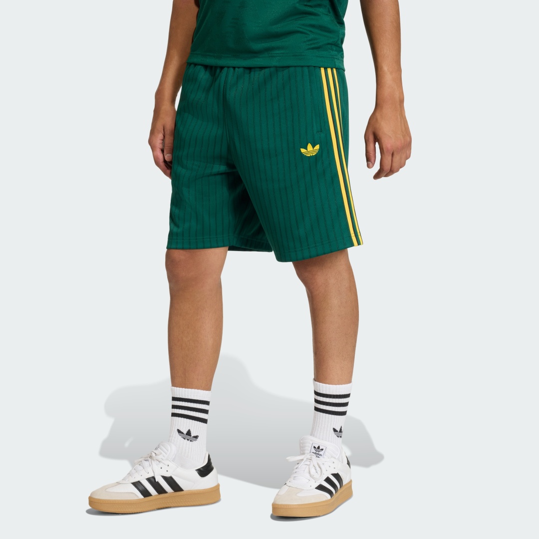 Повседневные шорты adidas зеленый