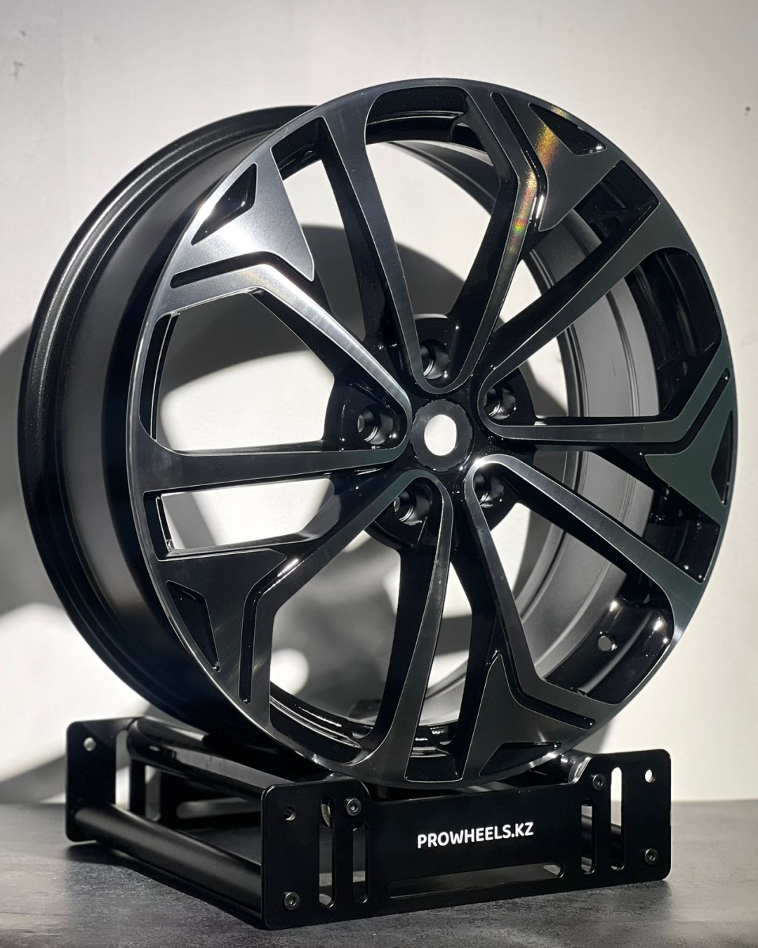 Pro Wheels Pro wheels0004 7.5x19/5x114.3 D67.1 ET50 4 диска черный, серебристый