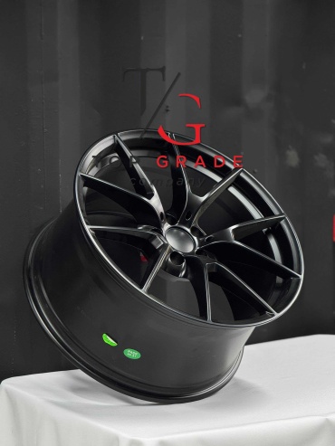 Top Grade TG 8.5/9.5x19/5x112 D66.6 ET35 4 диска черный