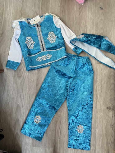 Национальный костюм голубой