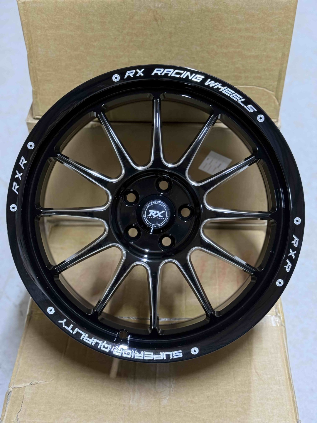RNO 3076 7.5x17/5x114.3 D67.1 ET38 4 диска черный, серебристый