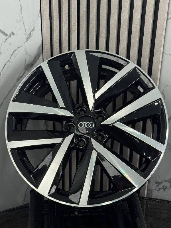 Top Grade Audi 515-7 6.5x17/5x100 D57.1 ET34 4 диска серебристый, черный